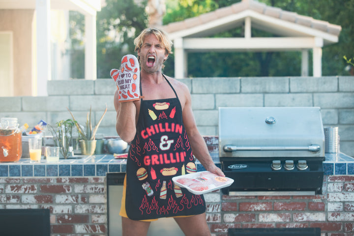 Chillin And Grillin Apron Bakeware