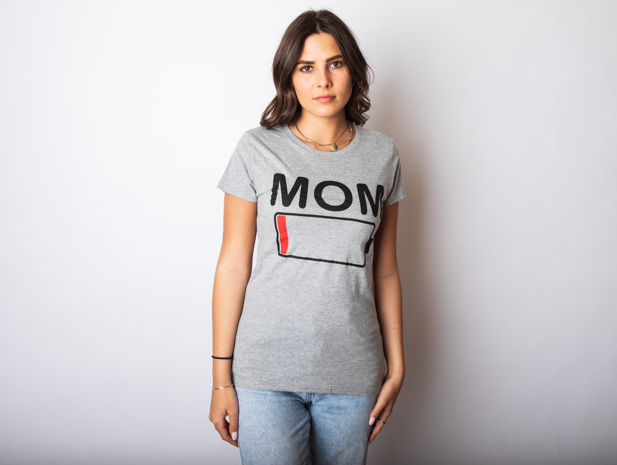 Mom Battery Low Women&#39;s Tshirt