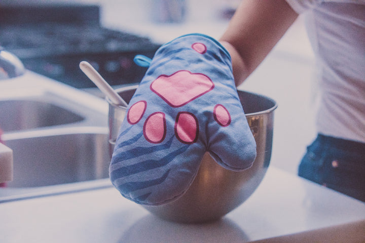 Cat Paw Oven Mitt Bakeware