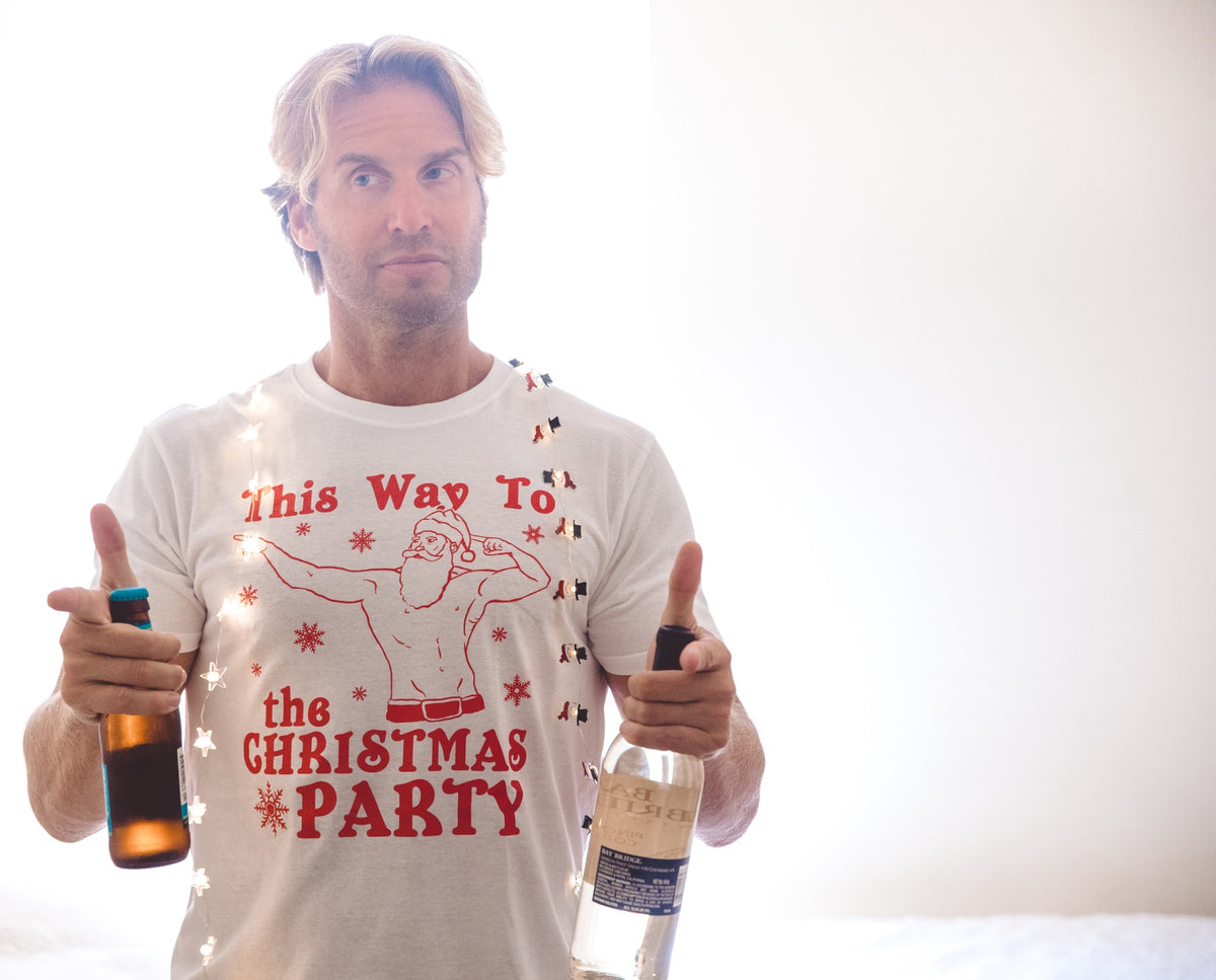 This Way To The Christmas Party Men&#39;s Tshirt