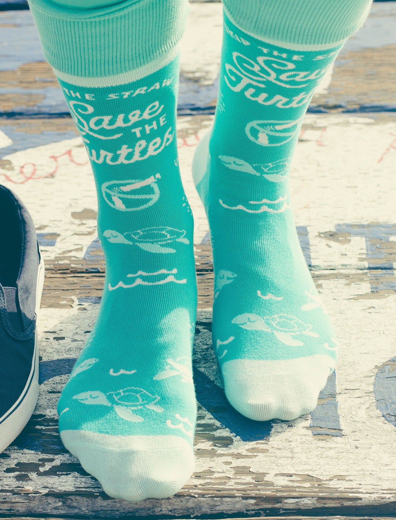 Funny Green Womens Skip The Straw Save The Turtles Sock Nerdy animal earth Tee