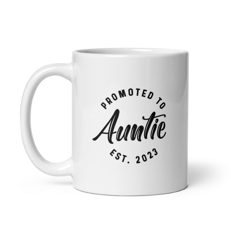 Funny White Promoted To Auntie 2023 Coffee Mug Nerdy Aunt Tee